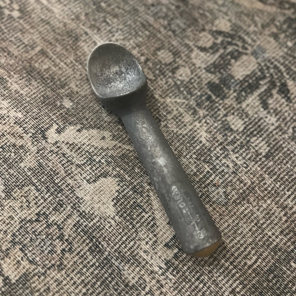 vintage Zeroll #20 liquid filled handle ice cream scoop